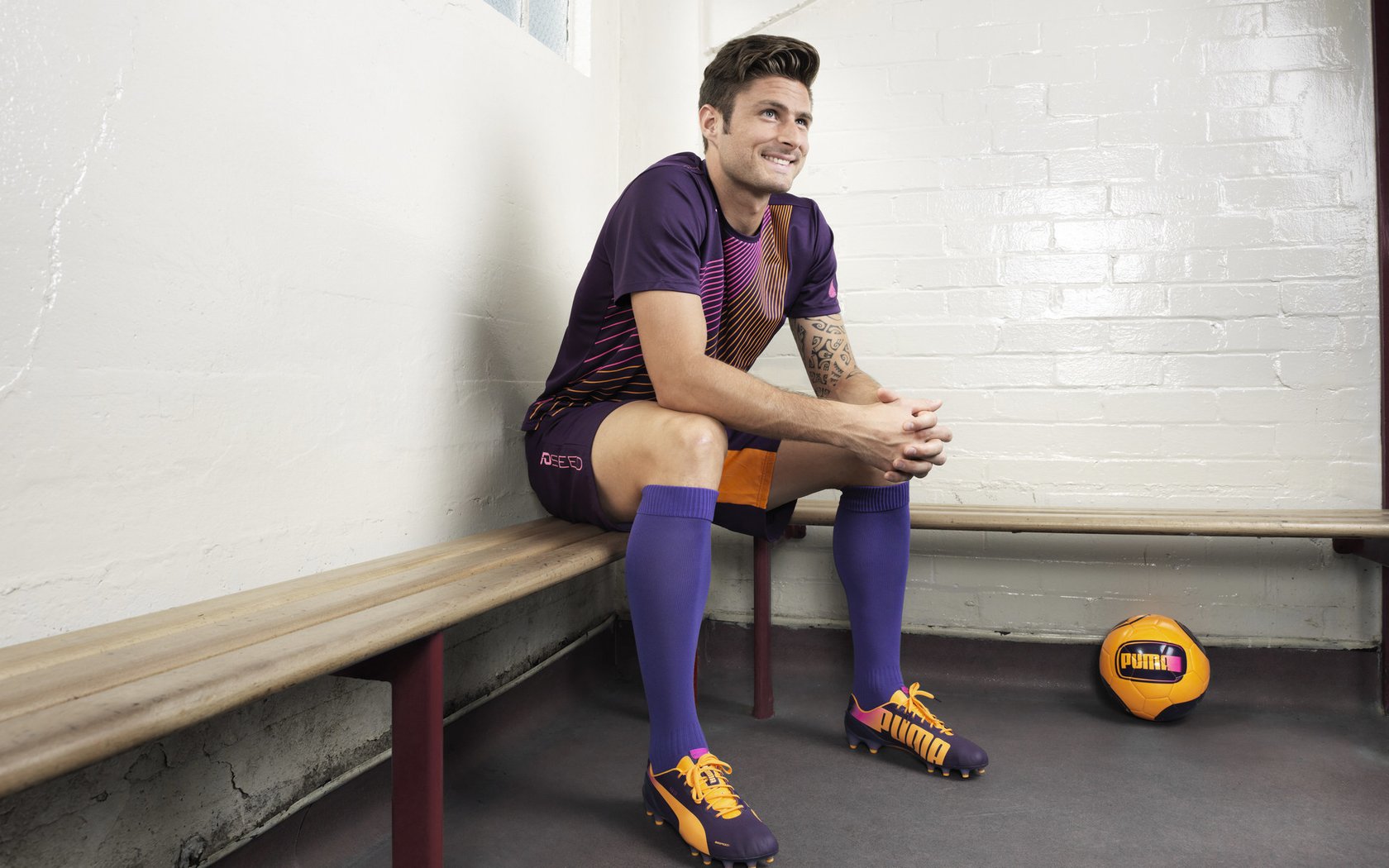 孙兴慜锁死亚特兰大,从利刃到坚盾,一位超级巨星的战术涅槃