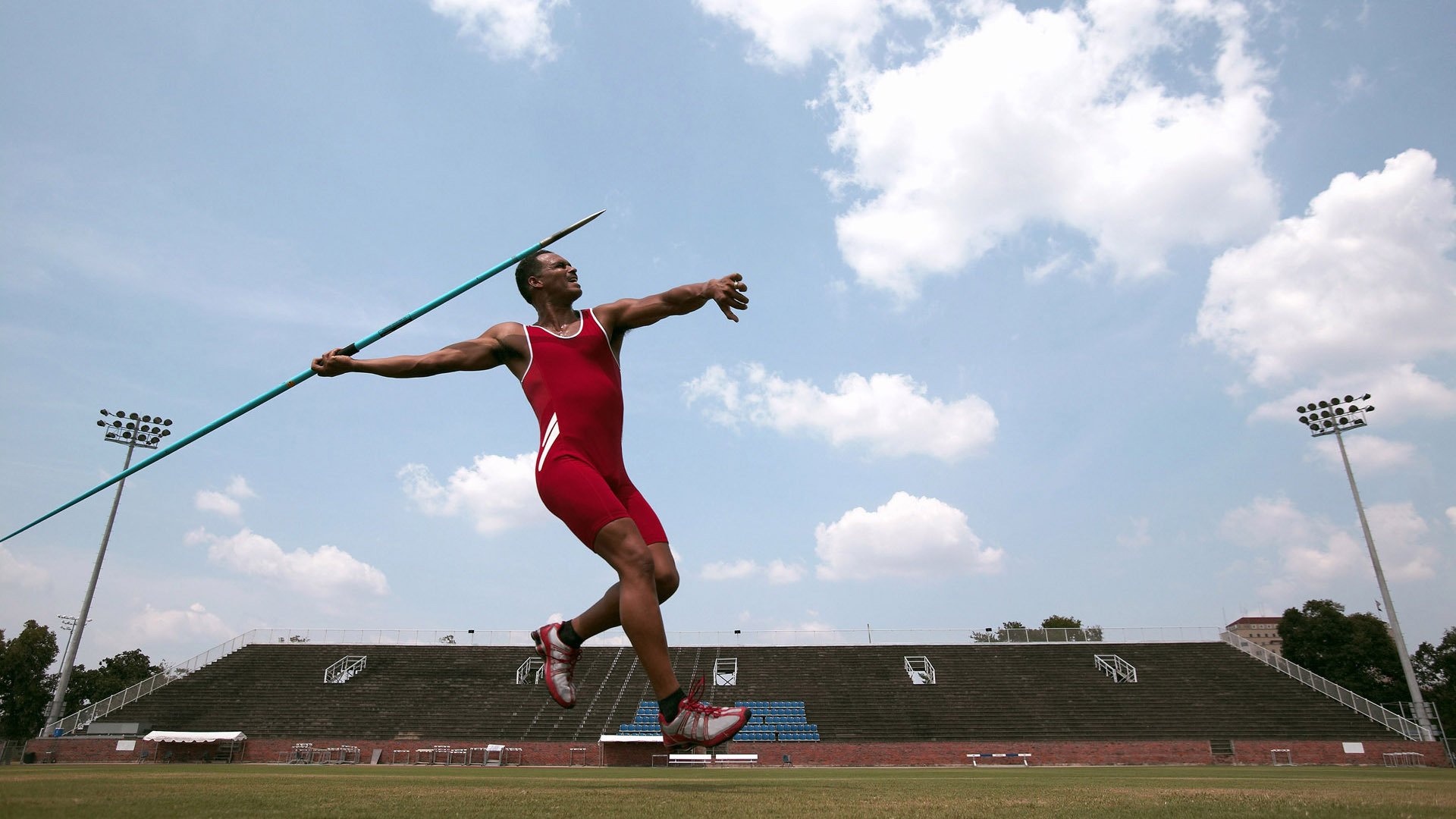 波兰力克美国,穆勒在东决关键战接管比赛,小国篮球的逆袭与英雄的诞生