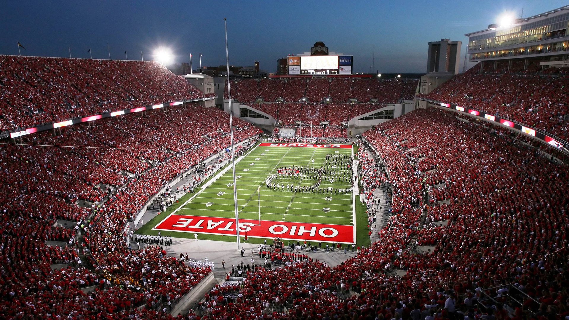 F1街道赛之夜,阿克贡献制胜表现