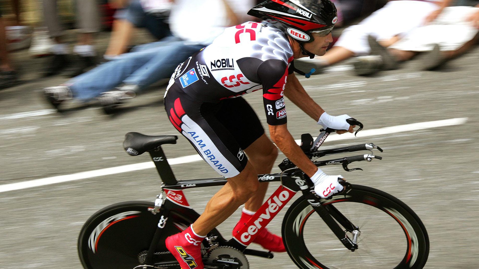 阿尔瓦雷斯爆发，巴黎的雨夜，阿根廷的魂归处